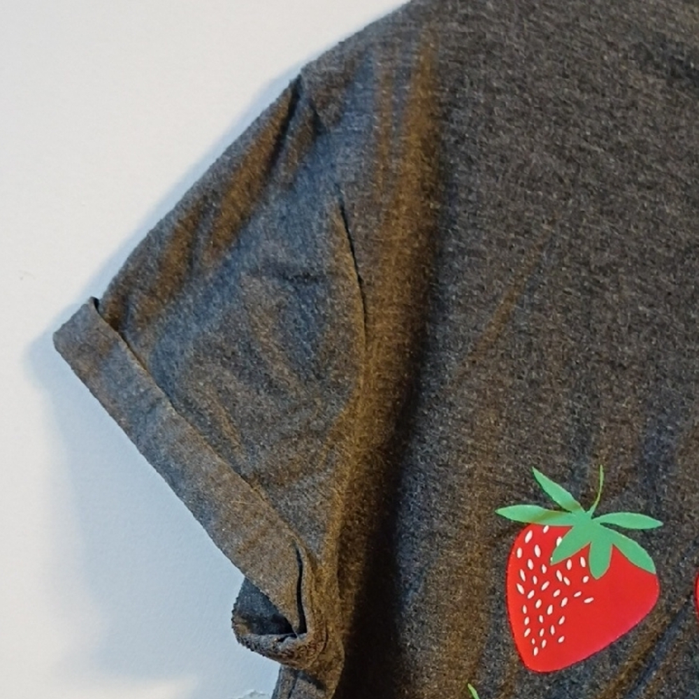 Strawberry Graphic Tee - BUNDLE ONLY! - Picture 4 of 5